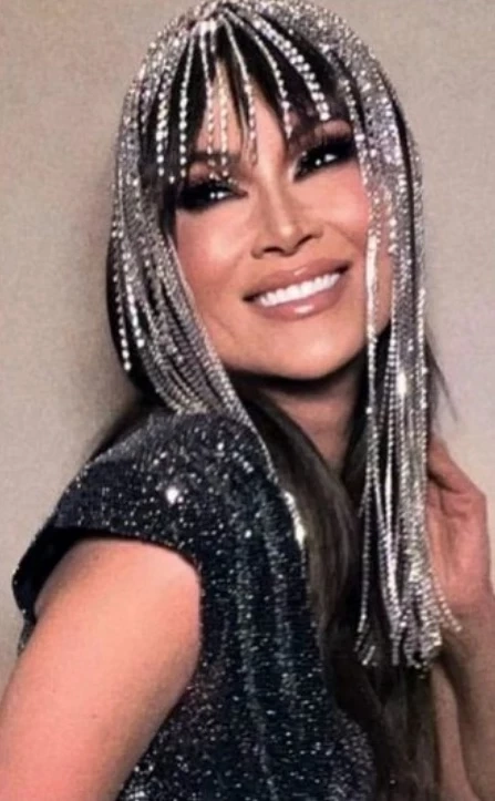 ชาวเน็ตฮือฮา หลังเพจดังเปิดภาพล่าสุด "ปุ๋ย ภรณ์ทิพย์" ลุคใหม่ในวัย 54 ปี