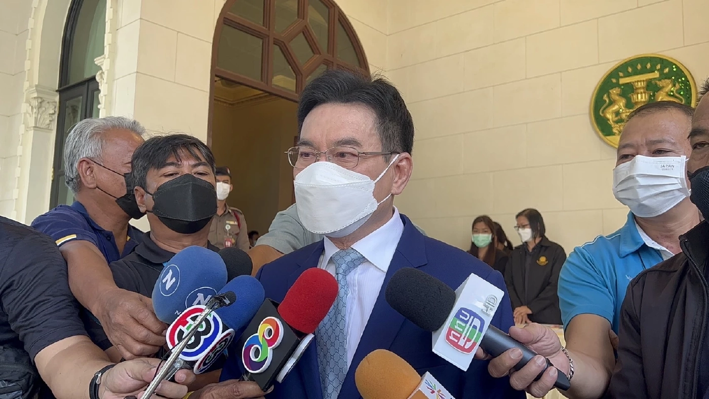 "จุรินทร์" เผย ปรับครม.สัดส่วนปชป. ต้องให้เกียรติ ไม่คาดคั้น "นายกฯ"