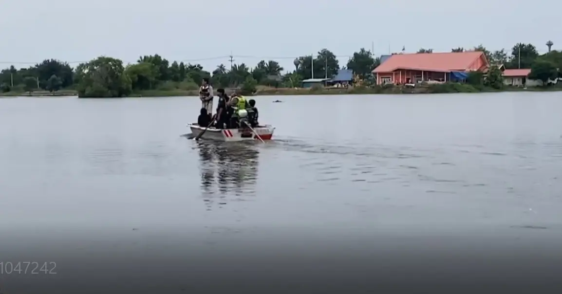 สลด “นักเรียน ม.3” จมน้ำดับหลังพายเรือเล่นกับเพื่อน แม่ร้องไห้แทบขาดใจ