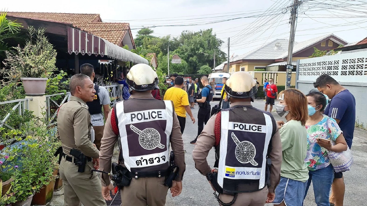 ตำรวจสัตหีบสยบ "หนุ่มคลั่ง" แทงแฟนสาวสาหัส (มีคลิป)