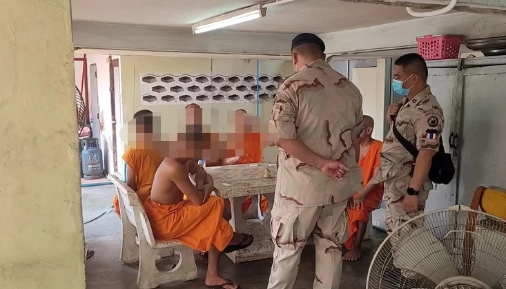 งามหน้า ฝ่ายปกครองบุกตรวจฉี่พระวัดดังปากน้ำ เจอพระฉี่ม่วง 6 รูป