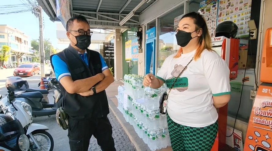 วัลลภา สาแหลกทอง เล่าประสบการณ์ที่ ป้ามหาภัย บุกเข้าไปทำลายของและใช้ขวดน้ำปาใส่ลูกค้าในเซเว่น