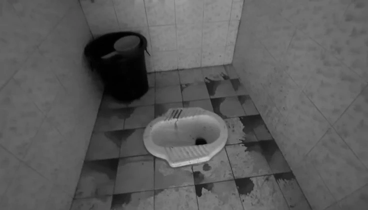 สภาพภายในห้องน้ำโรงเรียนที่เกิดเหตุ