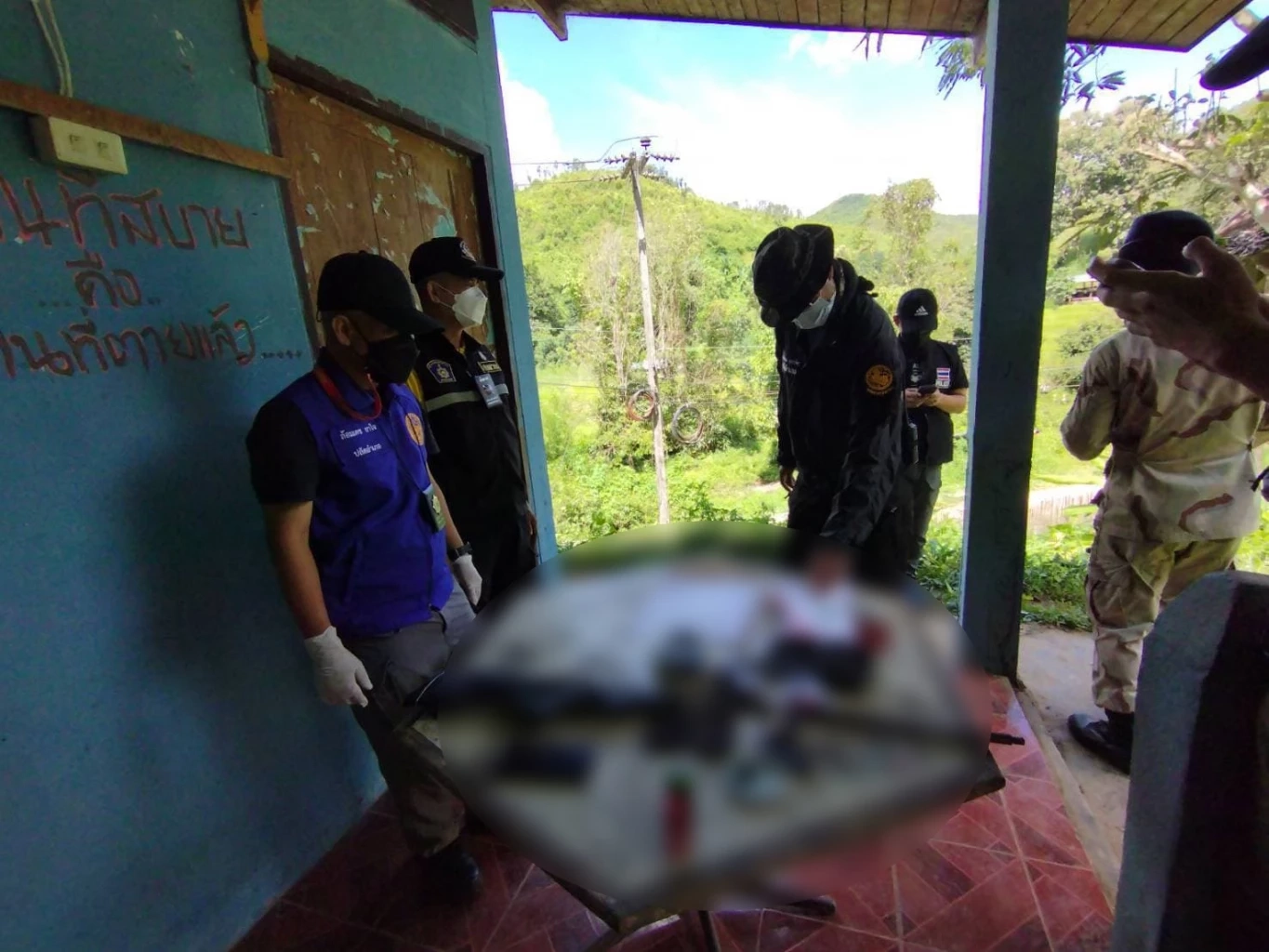 งามไส้ รวบ “ครูขายยาบ้า” พร้อมอาวุธปืนอื้อ หลังถูกขี้ยาซัดทอด