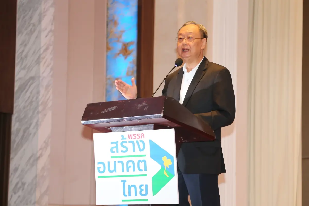 “สนธิรัตน์”รับคุยหลายพรรค ชี้รวมกันได้แต่ต้องเกิดประโยชน์
