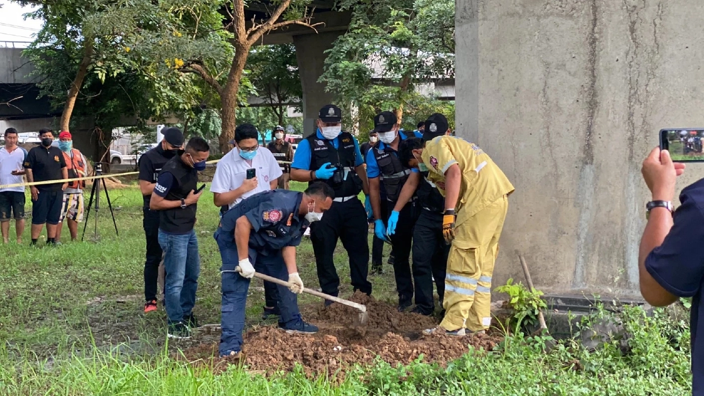 ขุดหาศพถูกหั่น ใต้เลียบทางด่วนรามอินทรา
