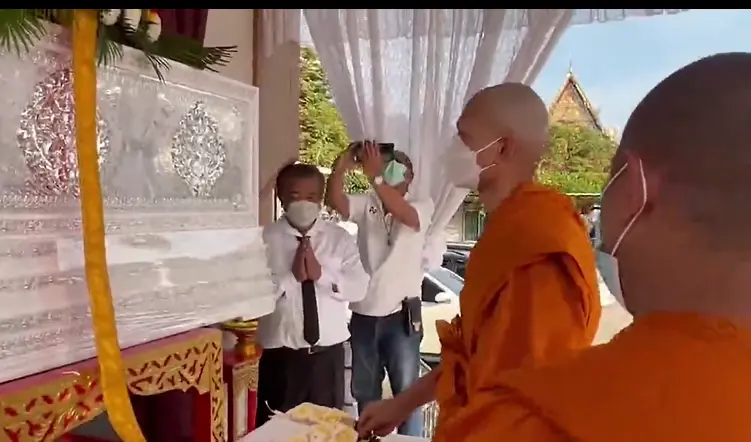 เผาแล้วเหยื่อนักฟุตบอลเมาแล้วขับ ด้านเจ้าตัวบวชหน้าไฟให้ (มีคลิป)