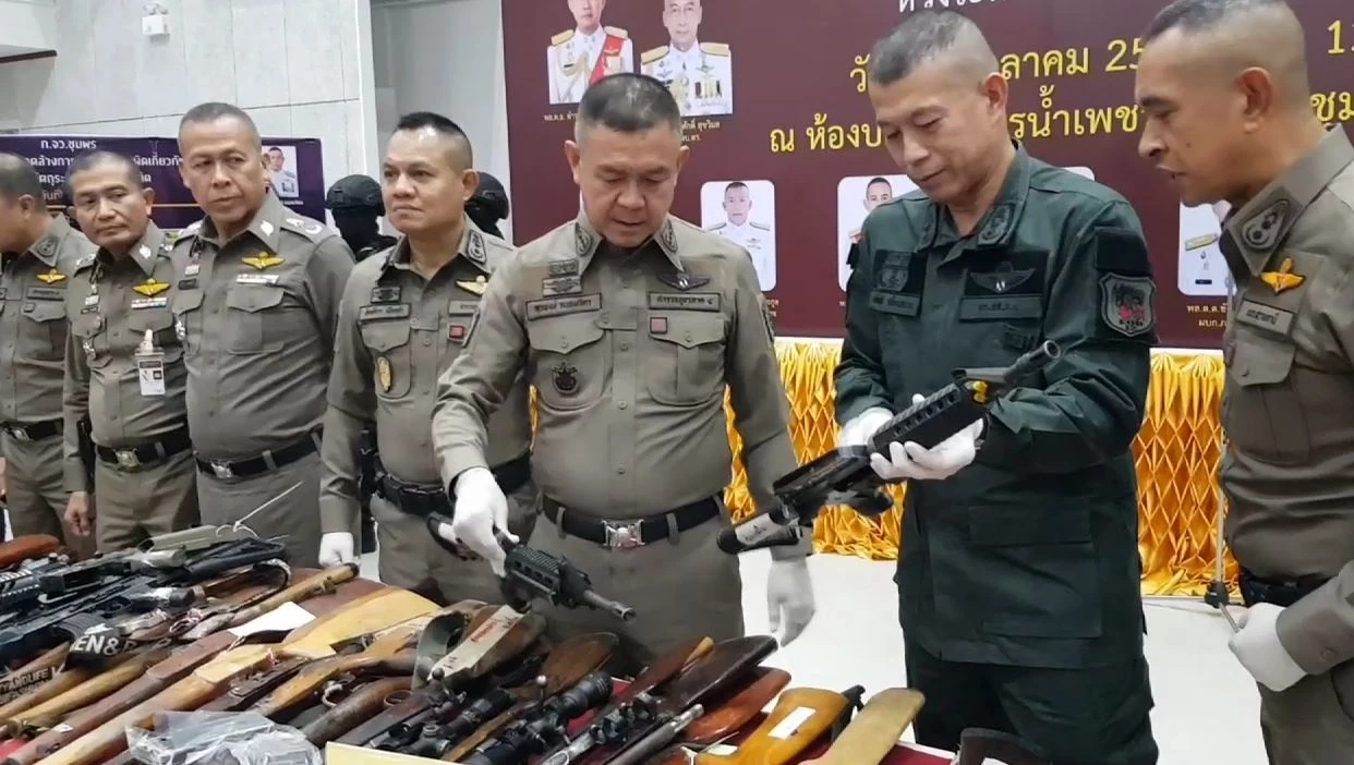 ผบช.ภ. 8 เผย ไล่ออก 2 ตำรวจ เกี่ยวข้องขโมยปืน ล่าสุดตามของกลางคืนได้แล้ว
