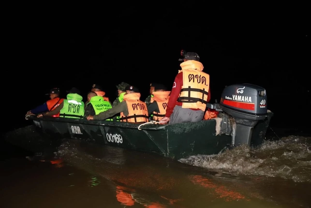 ผบ.ตร.สั่ง ตชด.ลงเรือออกตระเวนดูแลประชาชนถูกน้ำท่วม