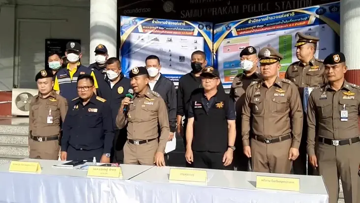 "บิ๊กโจ๊ก" นำทีมลุยจับเรือลักลอบขนเบนซินเถื่อนเข้าไทยกว่า 4 ล้านลิตร