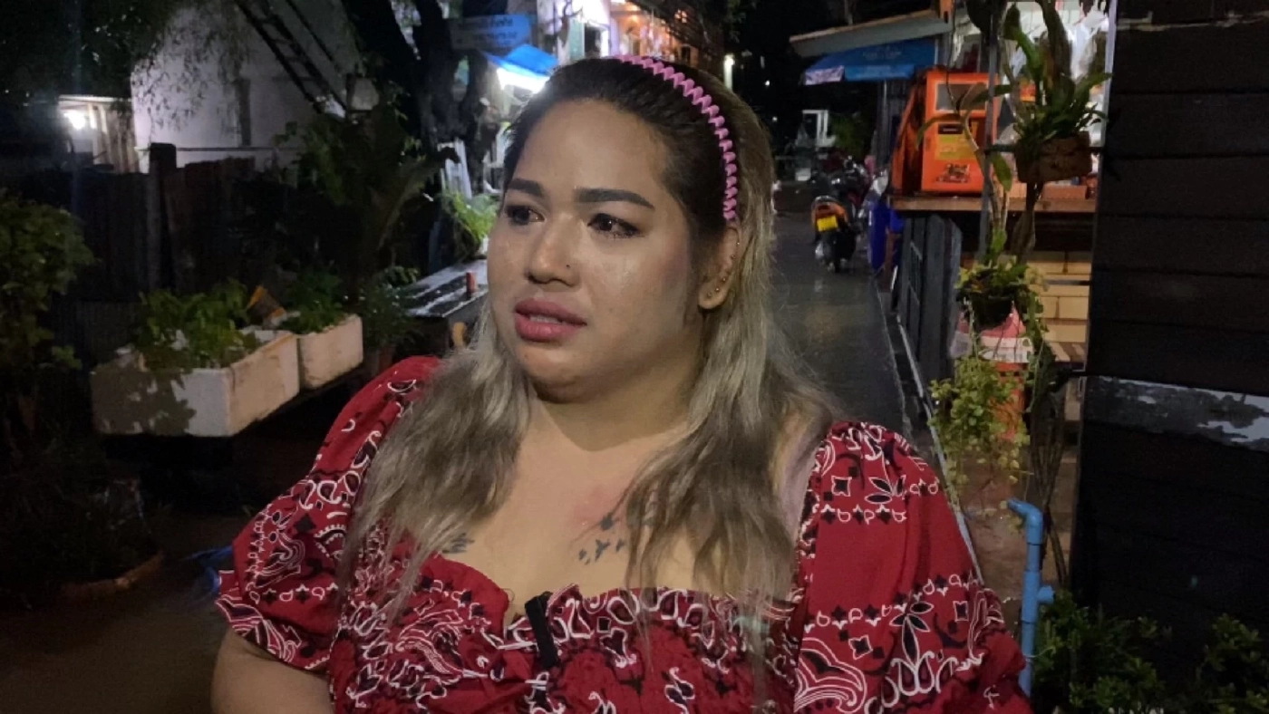 ระทึกน้ำทะลัก "เกาะเกร็ด" ซัดฝาบ้านระเบิด-พังถล่ม เจ้าของวิ่งหนีตายวุ่น