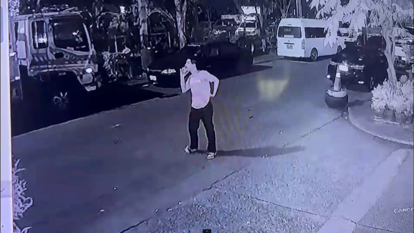 สุดอุกอาจ กลุ่มชายฉกรรจ์ควงอาวุธปล้น พ่อค้ากัญชา โคม่า(มีคลิป)