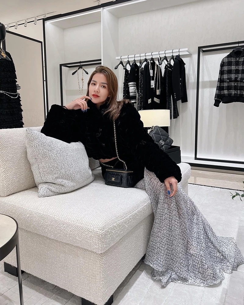 เพจดังจัดหนัก"ใบเตย อาร์สยาม" เลื่อนนัด DSI รอบสอง แต่ไปงาน D แบรนด์หรูได้