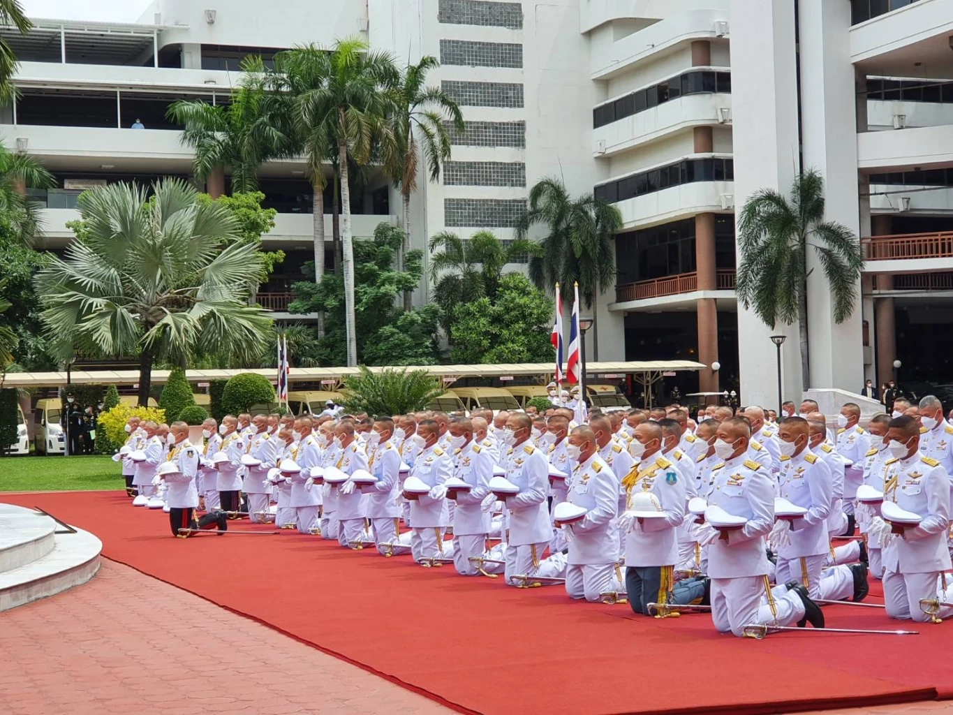 "บิ๊กบี้"นำ 179 นายพลถวายสัตย์ปฏิญาณยอมสละเลือดเนื้อป้องอธิปไตยชาติ