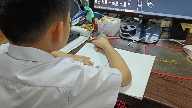 ผู้ปกครองโวย ครูทำโทษเด็ก ป.5 ไม้ขนาดใหญ่ตีจนเป็นรอยเขียวช้ำ (มีเสียงเด็ก)