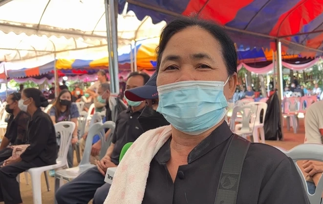 แม่เอื้อง จำนงค์นิต อายุ 60 ปี ย่าของน้องกัปตัน 