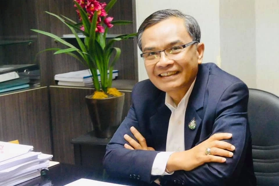 สะกิด"นายกฯ"รีบเคลียร์ปมนายทุนจีนบริจาคเงิน"พปชร."สุ่มเสี่ยงกม.ยุบพรรค