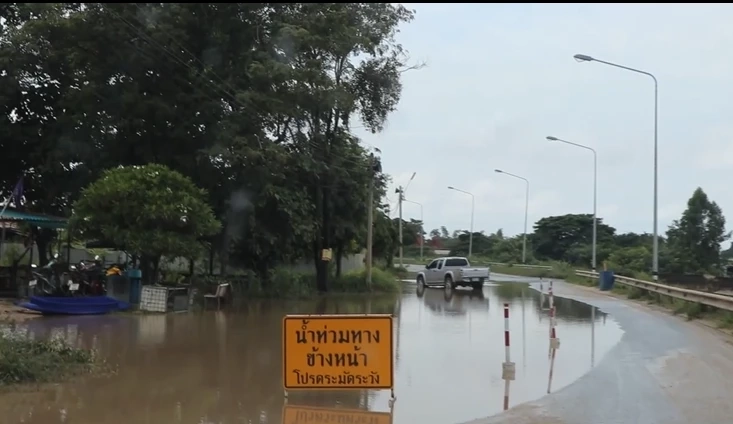 ชาวโผงเผงระดม หนีน้ำท่วมมานอนบนถนน เจอน้ำมาท่วมซ้ำ