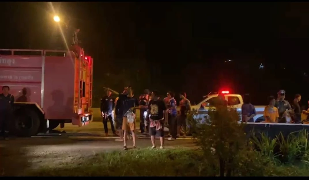 ไฟไหม้ร้านอาหารริมถนนสายพัทลุง–ตรัง  วอดทั้งร้าน คาดถูกวางเพลิง (คลิป)