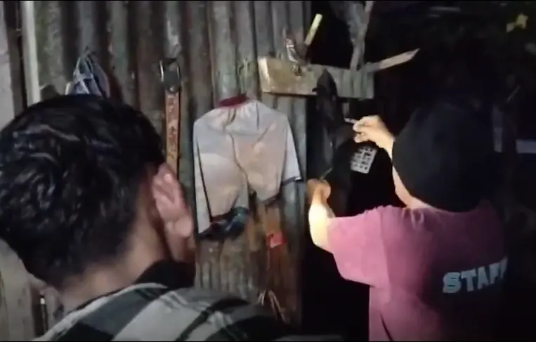 ตะลึง!! พบยายวัย 76 ปี นั่งขายยาบ้าในร้านของชำกลางหมู่บ้านเมืองกระบี่