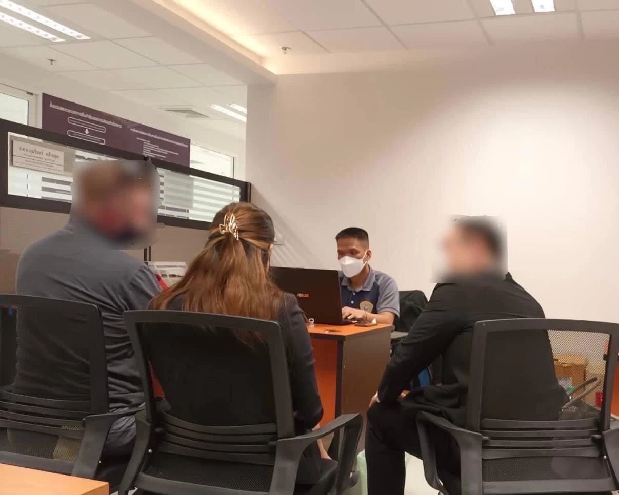 จับซีอีโอหนุ่มใหญ่เมืองผู้ดี เปิดบริษัทตุ๋นเหยื่อลงทุน กว่า 40 ล้าน