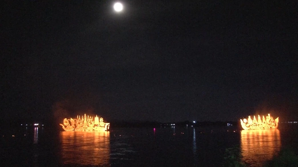 คืนวันเพ็ญขึ้น 15 เดือน 11 วันออกพรรษา ที่จะเกิดปรากฏการณ์ บั้งไฟพญานาคเป็นประจำทุกปี