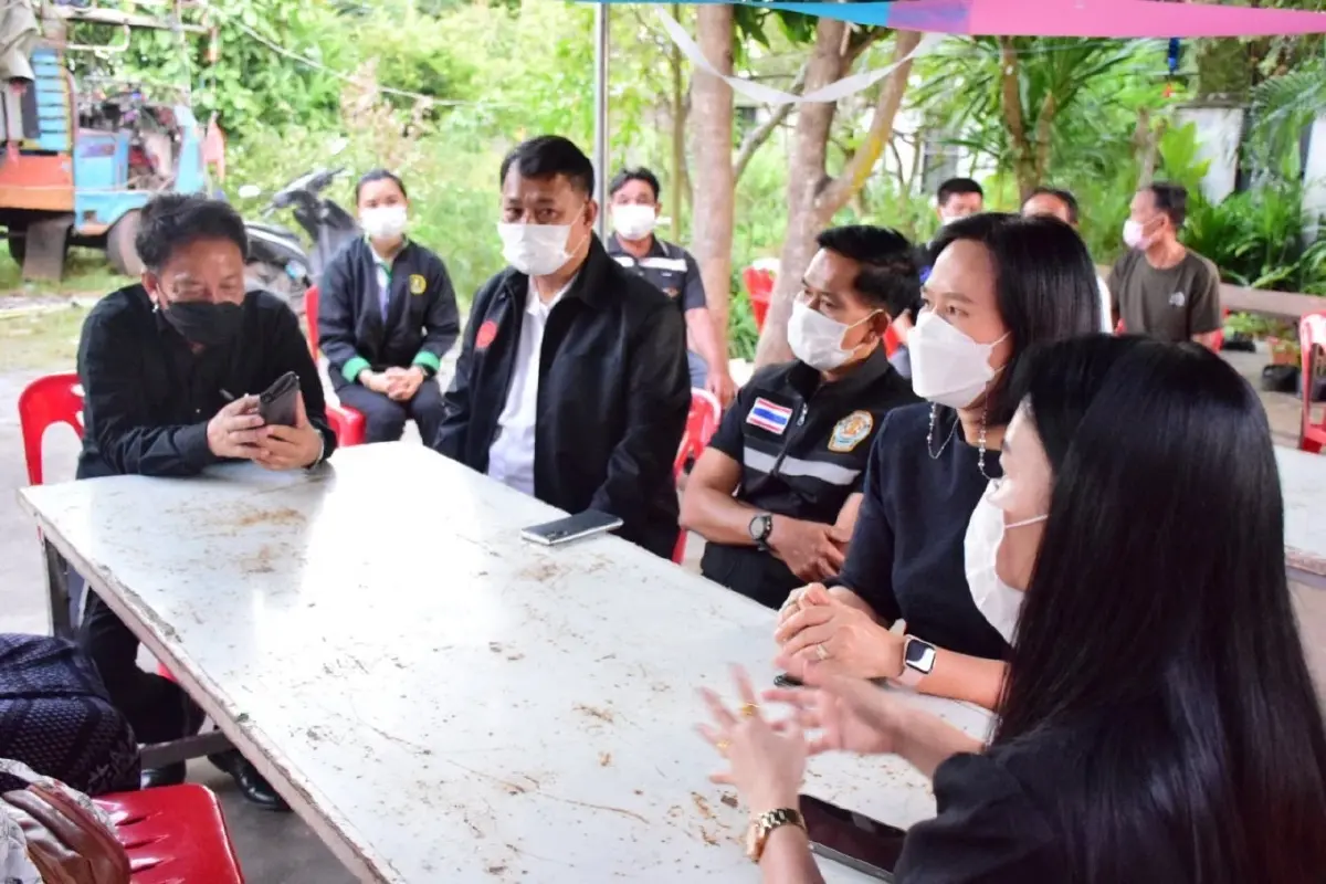 รมว.เฉลิมชัย ชื่นชมลูกน้องทุกหน่วย ร่วมเยียวยา ปลอบขวัญเกษตรกร