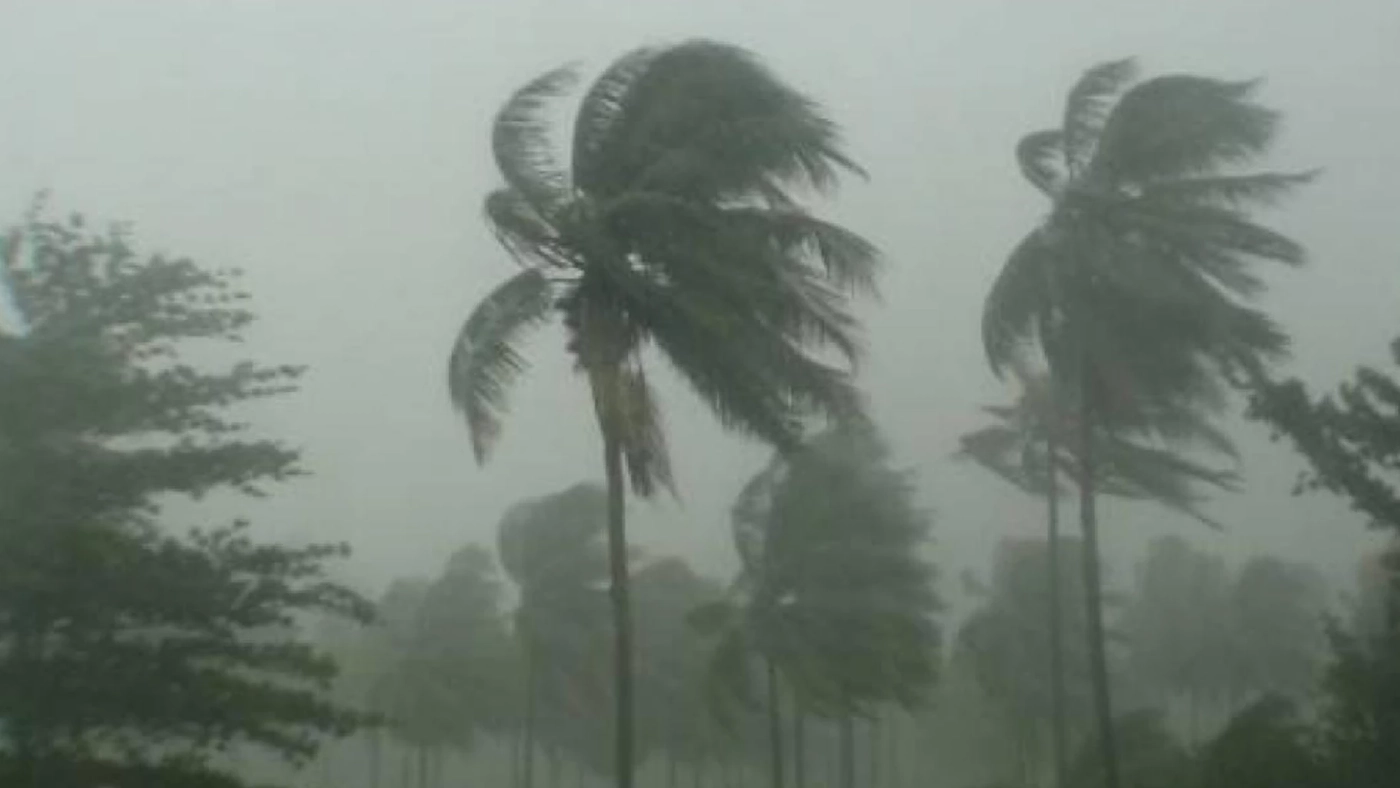 เตือนเฝ้าระวังฝนตกหนัก-ลมกระโชกแรง