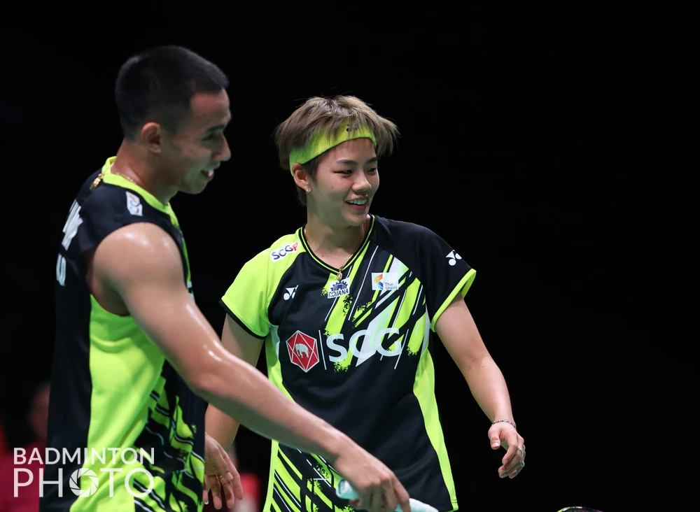 "บาส" เดชาพล พัววรานุเคราะห์ กับ "ปอป้อ" ทรัพย์สิรี แต้รัตนชัย 