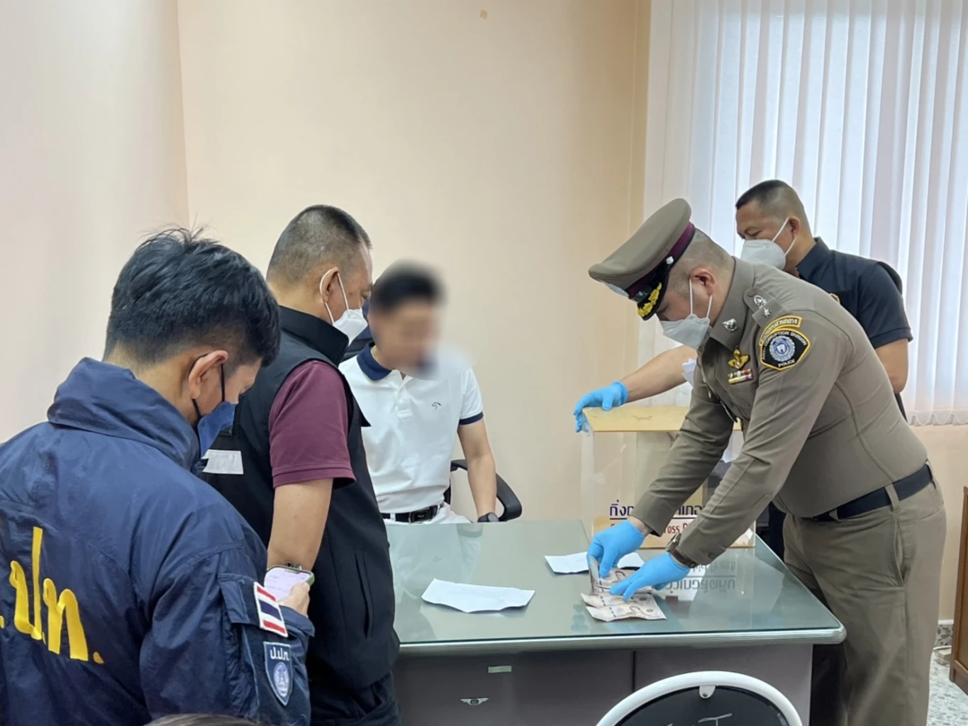 ผู้ว่าฯ ชลบุรี สั่งเด้ง "ปลัดอาวุโสสัตหีบ" เข้ากรุ เซ่น รีดเงินพูลวิลล่า