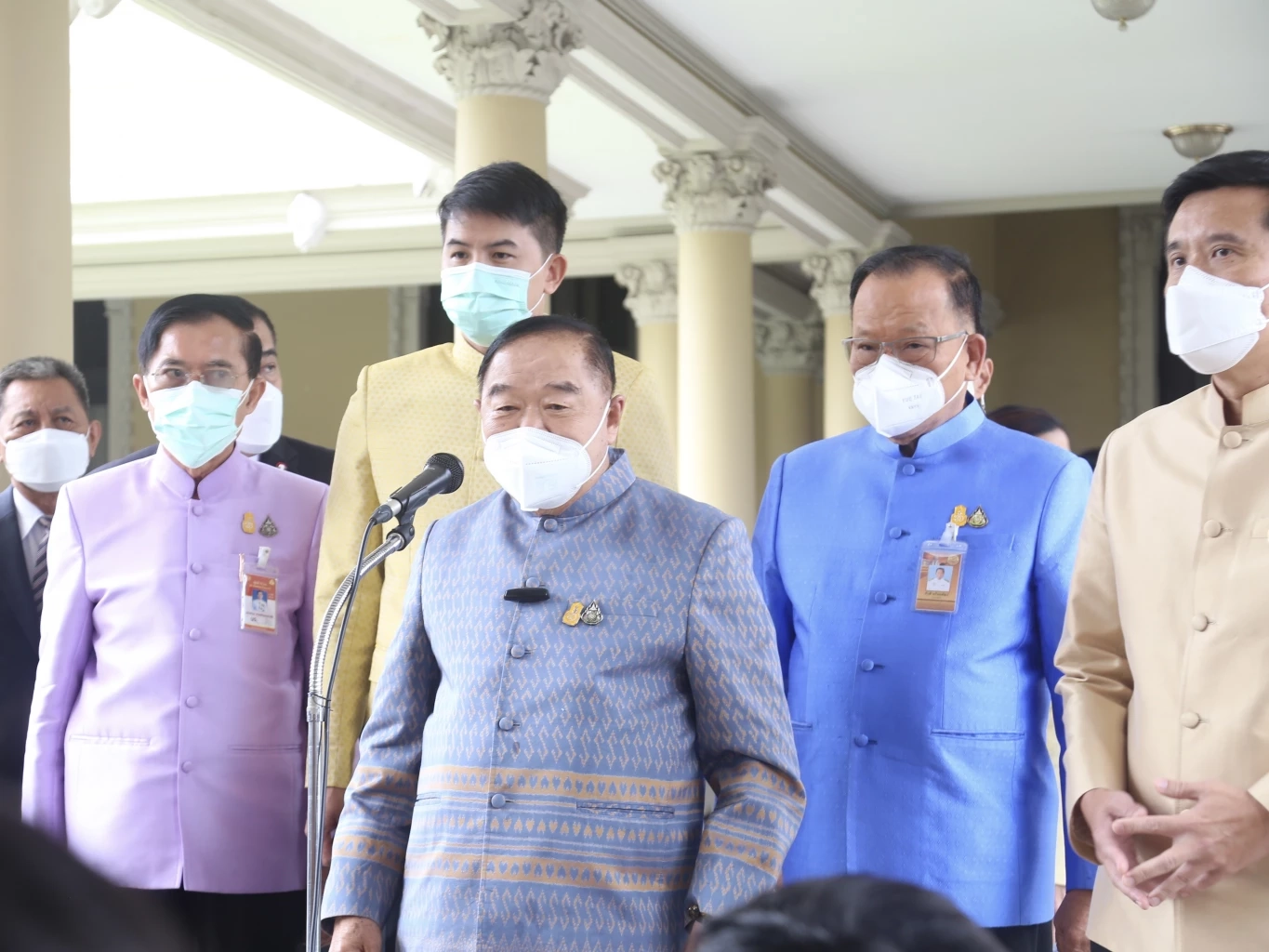 “บิ๊กป้อม” ไม่ปิดประตู จับมือ “เพื่อไทย” ตั้งรัฐบาล บอกให้รอเลือกตั้งก่อน