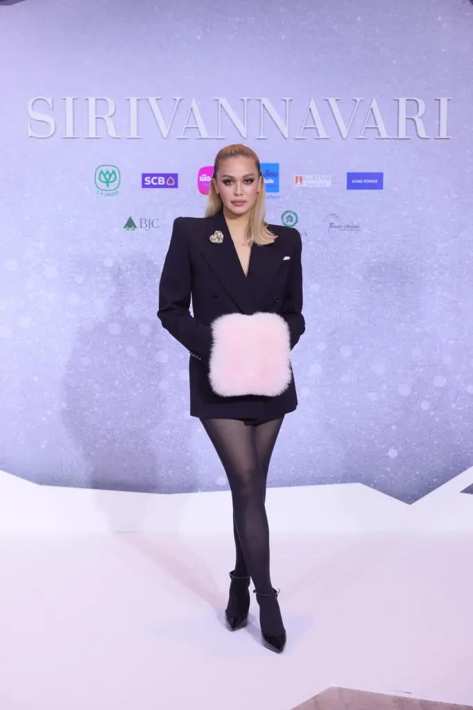 เจ้าฟ้าสิริวัณณวรีฯ ทรงเผยโฉมคอลเลคชั่น SIRIVANNAVARI Autumn Winter 2022-23