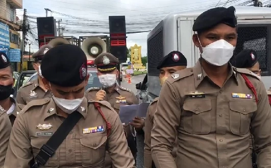 พ.ต.อ.ปรีชา เก่งสาริกิจ ผกก.สภ.เมืองขอนแก่น ชี้แจงทำความเข้าใจและแจ้งข้อกฎหมาย