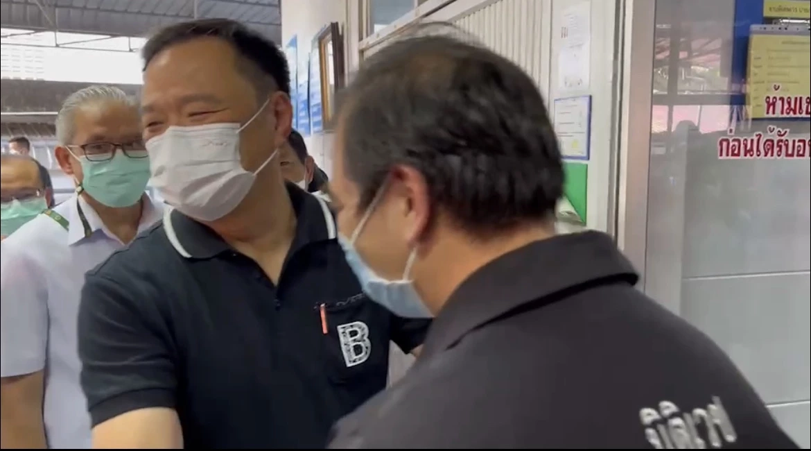 อนุทิน ขอบคุณทีมแพทย์ที่มาช่วยเหลือเหยื่อกราดยิงหนองบัวลำภู ระบุ ทุกคนปลอดภัยแล้ว