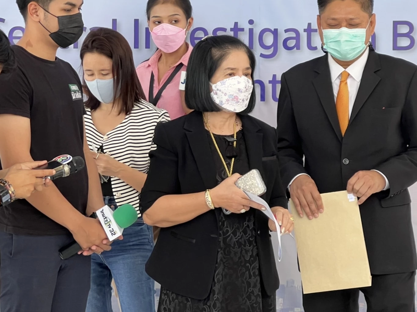 "หญิงไก่" โร่แจงปมถูกลูกสามี ร้องตุ๋นเงิน 50 ล้าน ลั่นจบปัญหาจะบวชตลอดชีวิต