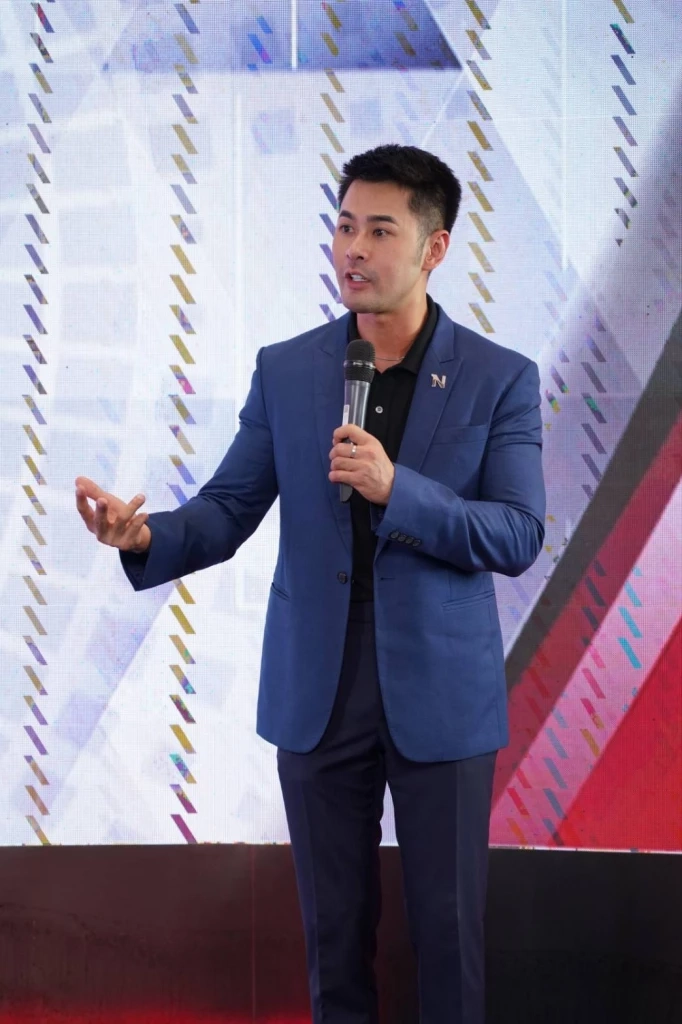 ดาราคนดังร่วมยินดีครบรอบ 21 ปี  “คมชัดลึก” ก้าวเข้าสู่ปีที่ 22