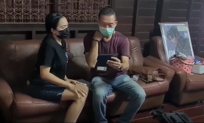 เปิดคลิปกลุ่มคู่อริกว่า 20 คน รุมตบเด็กนร.หญิงวัย 14 ปี (มีคลิป)