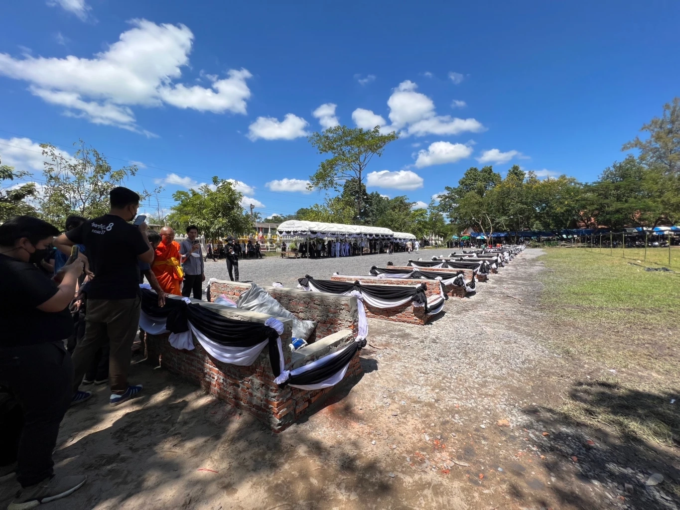 เปิดพิธีกรรมแก้เคล็ด “เผาศพวันอังคาร” เผยให้ครูนำหน้าเด็กขึ้นสวรรค์