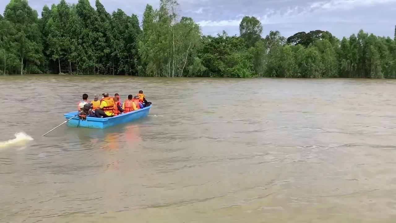 สะเทือนใจ! ยังไม่เจอ 3 ฝีพาย จมหายแม่น้ำชี ญาติตะโกนเรียกลูก-หลาน (คลิป)