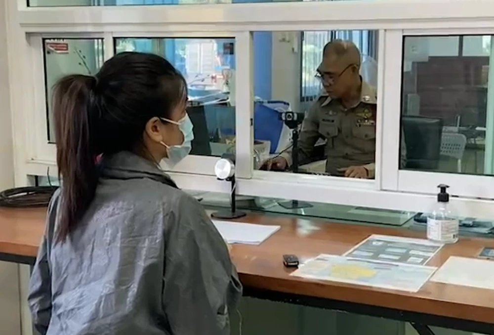 รวบแล้ว "ไอ้กล๊อฟ" มือมีดจอมโหด อ้างเคาะห้องผิด ตำรวจแจ้งข้อหาพยายามฆ่า