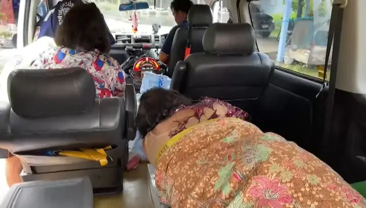 นางกรวิภา เปี่ยมสุคนธ์ โดดกองเพลิงช่วยลูกสาวจนบาดเจ็บ