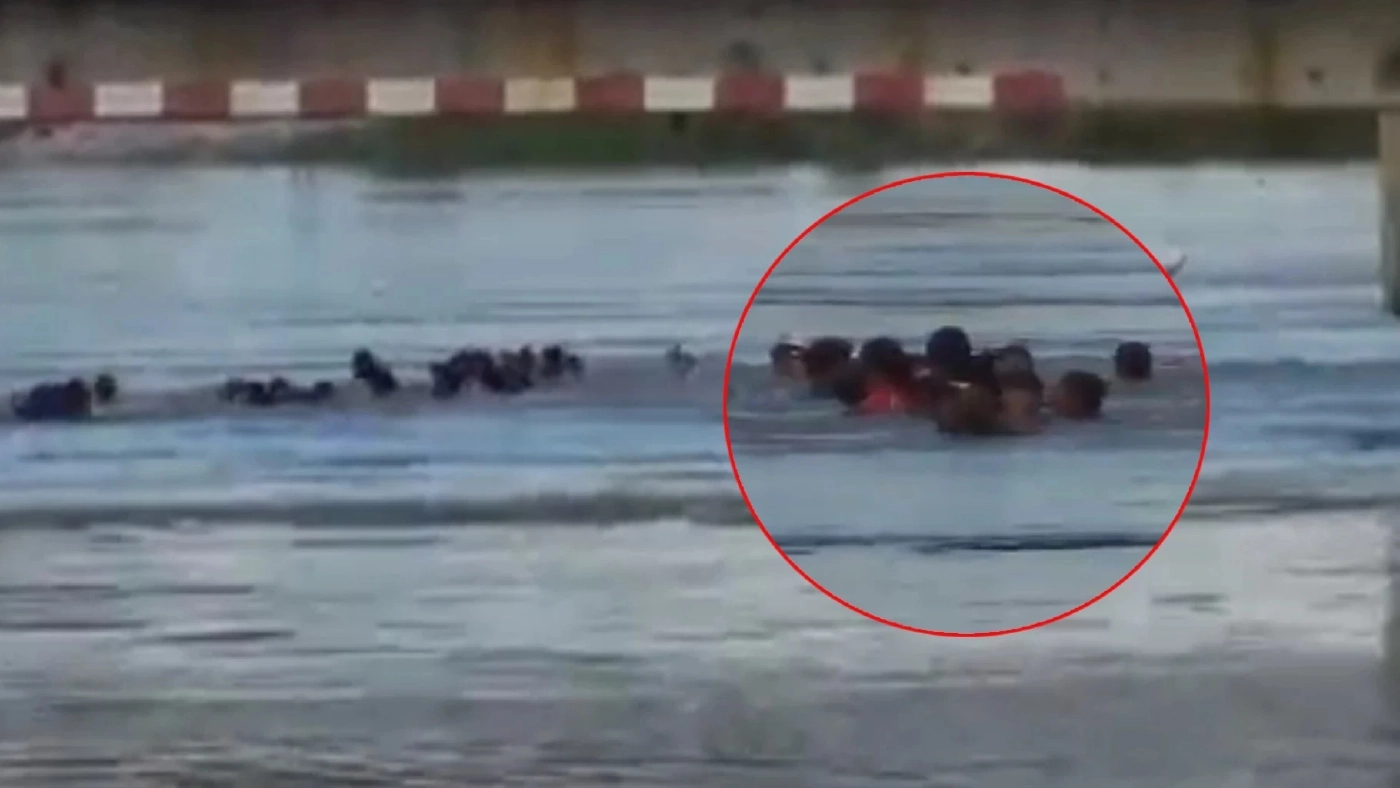 วินาที เรือพายชนกับตอม่อสะพานข้ามแม่น้ำชี