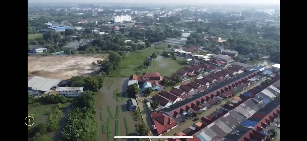 ชาวบ้านอ่างทองสุดทน สวดยับแก้ปัญหาน้ำท่วมไร้ประสิทธิภาพ หนักกว่าปี 54