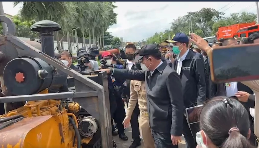 ติดตามสถานการณ์น้ำท่วมขอนแก่น-อุบล บอก ประชาชนให้รัก สามัคคี เชื่อมั่นรัฐบาล 