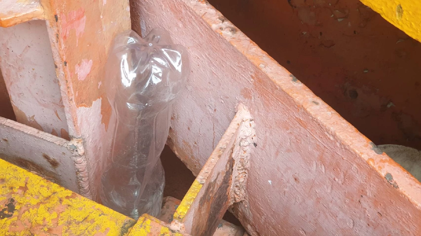 อันตราย แก๊งโจ๋ปาหินใส่เรือคลองแสนแสบ อาละวาด นั่งเรือเสี่ยงหัวแตก