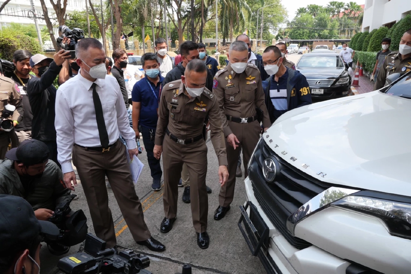 รวบเอเย่นต์ค้ายารายใหญ่ สุดล้ำ กดรีโมทปรับเปลี่ยนป้ายทะเบียนตบตาตำรวจ