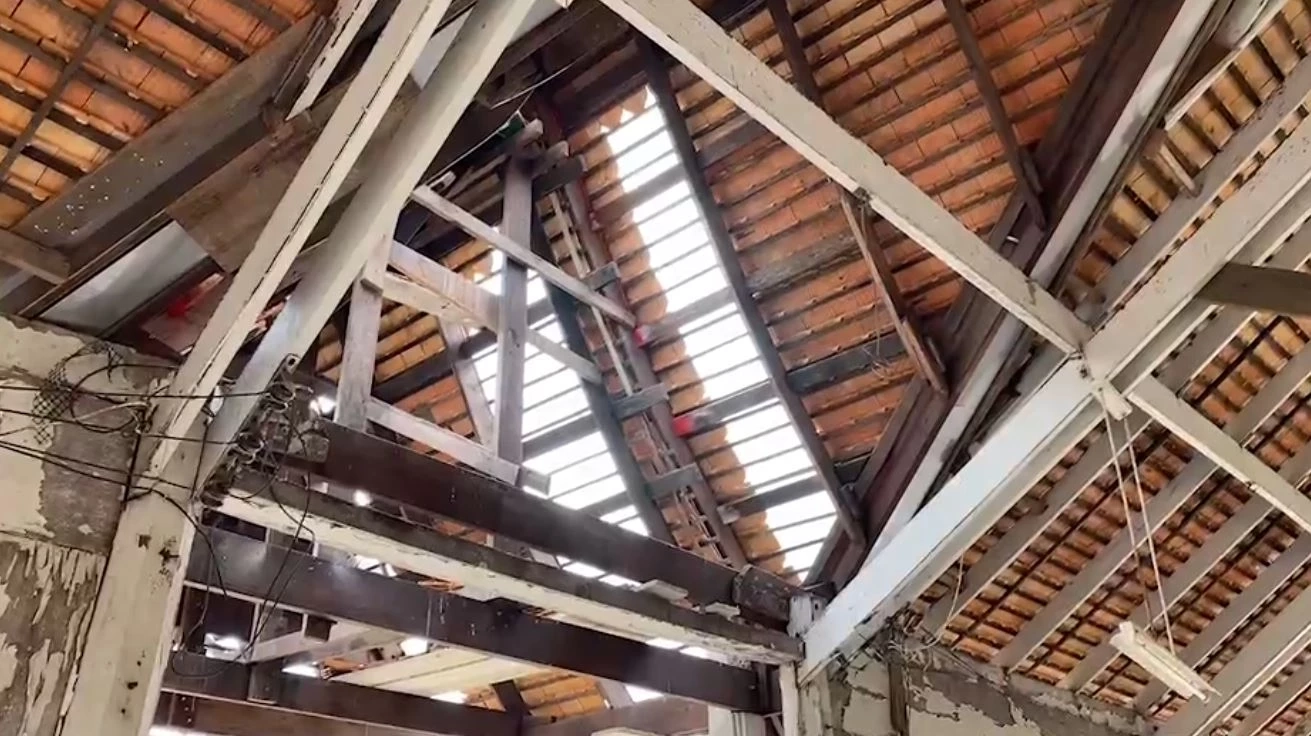 "ผู้รับเหมา" โพสต์ถูกวัดเบี้ยวเงินทำหลังคา ด้าน"เจ้าวาส" โต้! หนังคนละม้วน