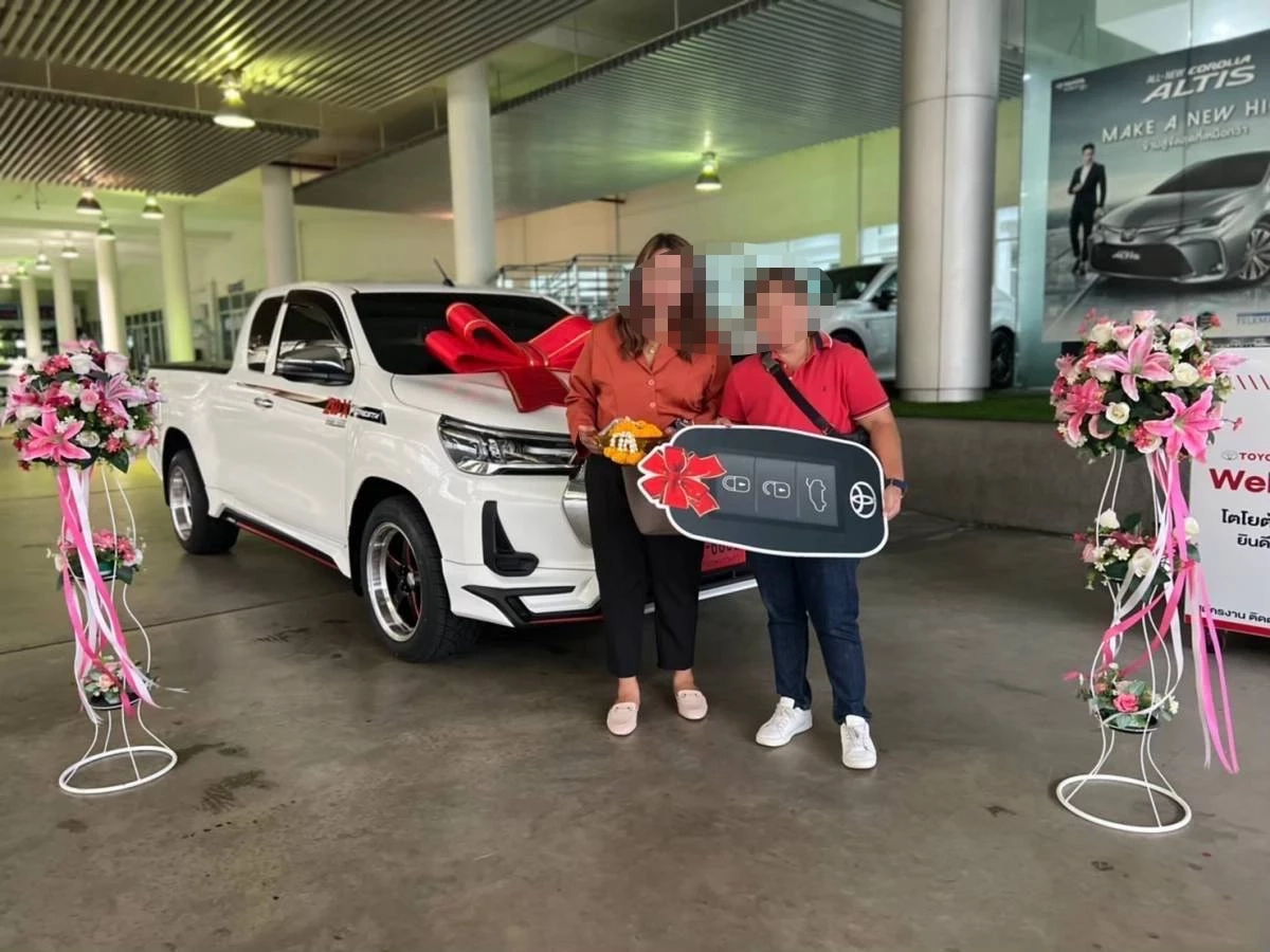 สาวสุดงง ออกรถกระบะมือ 1 ถูกจับคดีอาญา เจอเซลล์สวม “ป้ายแดงปลอม”