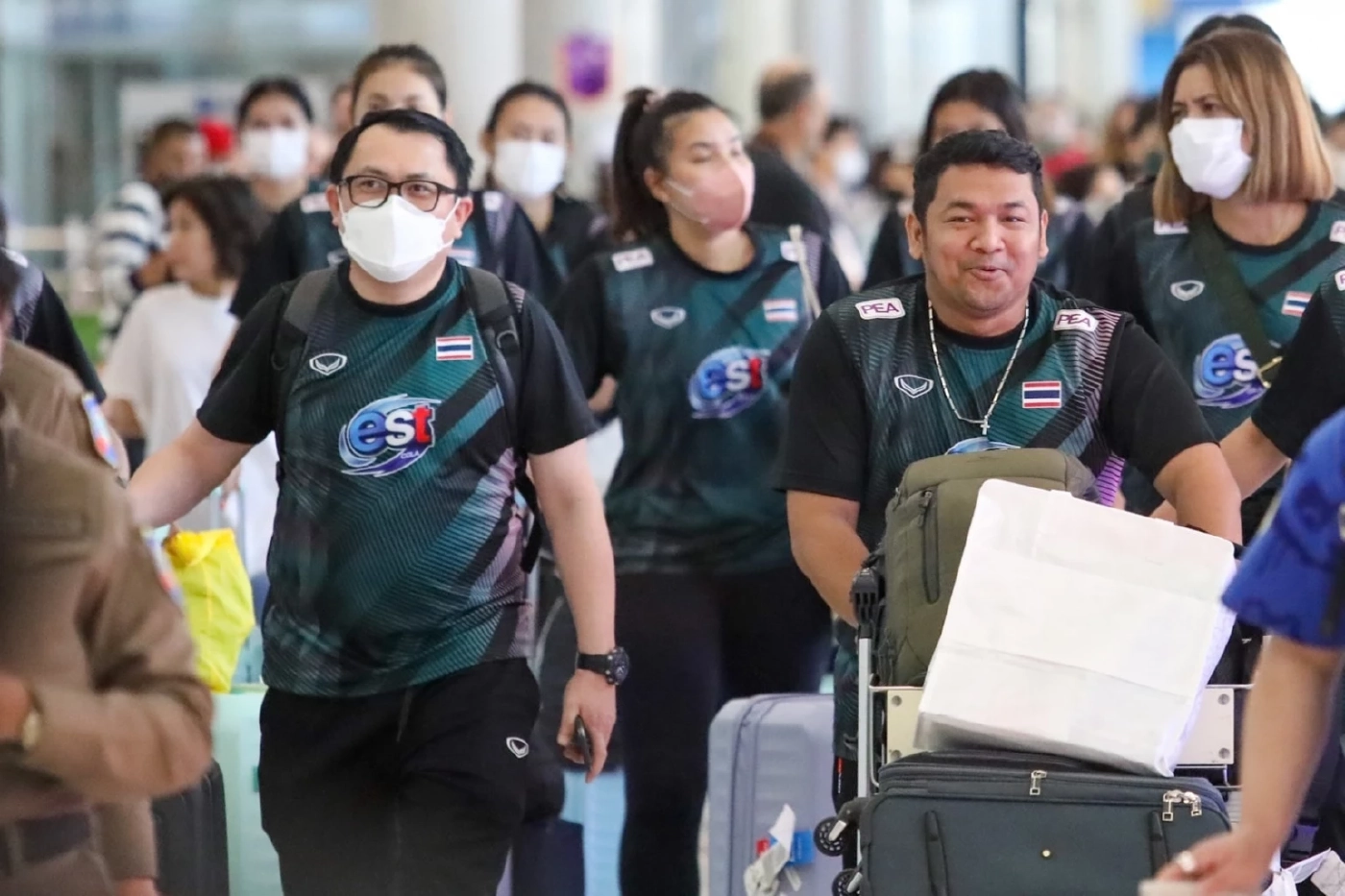 ลูกยางสาวไทยเดินทางถึงบ้านเกิด นายกฯส.วอลเลย์ฯชื่นชมทำได้เกินเป้าทุกรายการ