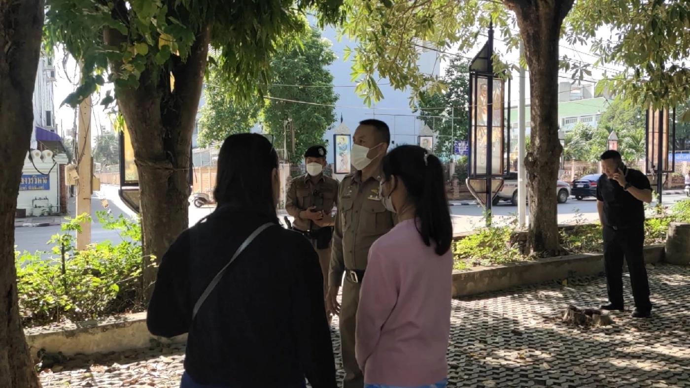 สาว ม.ปลาย เอาตัวรอดแกล้งเป็นคนใบ้ส่งภาษามือหลังถูกชายลึกลับใช้มีดจี้